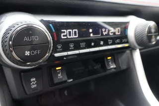 Toyota RAV4 2.5 Plug-in Hybrid AWD Style TREKHAAK PARKEERSENSOREN STOEL/STUURVERW. LED DAB APPLE/ANDROID NAVI AD-CRUISE / 21