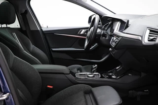 BMW 1-serie 118i Business Edition | SPORT LINE | PANORAMADAK | SPORTSTOELEN | DAB | APPLE / 5