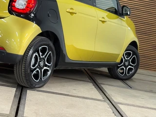Smart Forfour 1.0 Passion | Automaat | Carplay | Cruise Control | LED | Bicolor | Camera | Lichtmetalen velgen 15 Inch / 35
