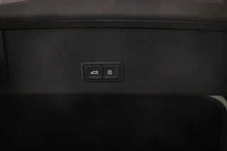 Audi Q8 Sportback e-tron 55 quattro Edition 115 kWh | PANORAMADAK | ACHTERBANKVERWARMING | AMBIENT LIGHTING | HEAD UP | B&O | TREKHAAK | 22" / 22