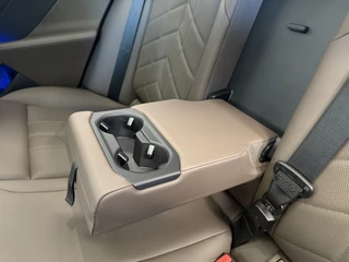 BMW i5 eDrive40 84 kWh  Head-Up ACC PDC Trekhaak M-Sport Leder 24 Maanden garantie* (Vraag naar de voorwaarden) / 27