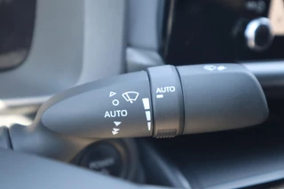 Toyota C-HR 1.8 HYBRID 140 DYNAMIC NL-AUTO 1E-EIG CAMERA PARK-SENSOREN KEYLESS BSM LED APPLE/ANDROID 18'' LM-VELGEN / 28