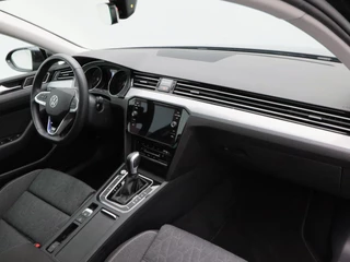 Volkswagen Passat 1.4 TSi 218 Pk PHEV GTE Business | Panoramadak | Camera | Adaptive Cruise | Stoelverwarming | Navigatie | CarPlay | 17 Inch | 73.094 Km !! / 42