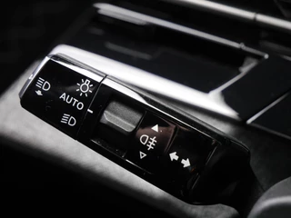 Peugeot 3008 1.2 Hybrid 136 GT | Demo | Stoel en stuurverwarming | Led | Navigatie | Achteruitrijcamera | Keyless entry en start | Parkeersensoren voor en achter | Climate control | Adaptive cruise control / 20