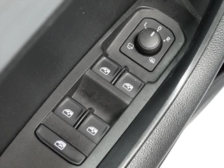 Škoda Karoq 1.0 TSI Greentech 115pk Ambition Business / 21