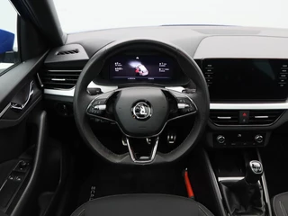Škoda Scala 1.0 TSi 110 Pk Sport Business | Parkeersensoren | Adaptive Cruise | Panorama dak | Climatronic | Navigatie | Carplay | 16 Inch | 97.324 Km !! / 31
