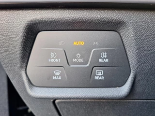 SEAT Leon TSI 204pk DSG Hybrid PHEV FR (Pano,Trekhaak,Camera,Virtual) / 23