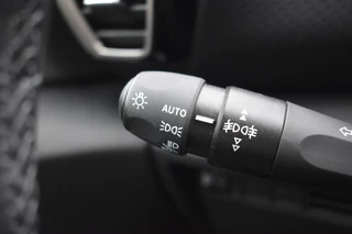 Citroën C4 Hybrid 145 DCS-6 Max  Automaat | Pack techno | Camera V+A | Navigatie | Airco | 8 jaar citroen We Care garantie / 19
