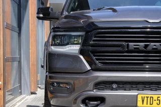 Dodge Ram 1500 4X4 5.7 V8 4x4 Crew Cab Limited / 8