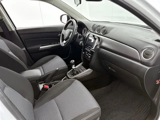 Suzuki VITARA 1.4 Boosterjet Comfort Smart Hybrid | Adaptive Cruise | Stoelverwarming | CarPlay | Camera | Trekhaak / 12