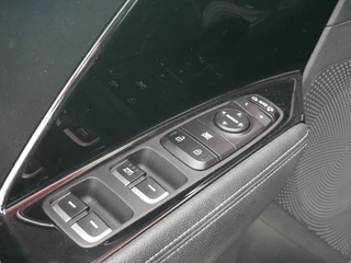 Kia Niro 1.6 GDi PHEV DynamicPlusLine Camera| ACC| Leder| NAVI+BT / 19
