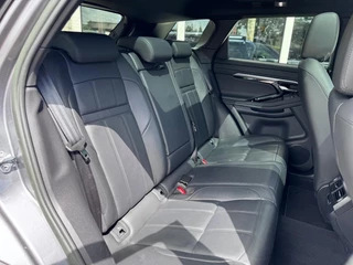 Land Rover Range Rover Evoque 1.5 P300E S AWD R-Design Panoramadak Camera Stoelverwarming Carplay Meridian / 28