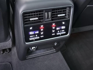 Porsche Cayenne 3.0 E-Hybrid Platinum Edition SOH 100%! 340kw | MEM. SEATS | Luchtvering | pano | stoelverwarming + verkoeling | 360 camera | Bose | sportchrono | mega knappe auto! | incl 12 mnd Bovag garantie | / 29