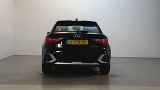 Audi A1 citycarver 25 TFSI epic Parkeersensoren Climate Control Navigatie Cruise Control / 11
