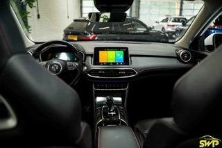 MG EHS 1.5 TGDI Luxury / 4