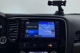 Mitsubishi Outlander 2.0 PHEV Automaat instyle | Navigatie | Lederen bekleding | Achteruitrijcamera | Elektrische achterklep | Stoel- en stuurverwarming | Verwarmd voorraam / 29