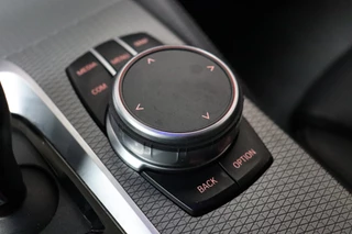 BMW 5 Series Touring 520i High Executive M Sport Pakket Automaat  / Navigatiesysteem Professional / Panoramadak / Comfortstoelen / Driving Assistant Plus / 19 Inch / Stoelverwarming voor+achter / Achteruitrijcamera / Hifi / Adaptieve LED-koplampen / Leder / DAB / 20