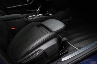 BMW 1-serie 118i Business Edition | SPORT LINE | PANORAMADAK | SPORTSTOELEN | DAB | APPLE / 12