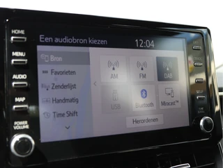 Toyota Corolla Touring Sports 1.8 Hybrid Business  | Navigatie | Stoelverwarming / 40