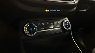 Ford Fiesta 1.0 EcoBoost Hybrid Titanium NAVI CRUISE CARPLAY. / 41