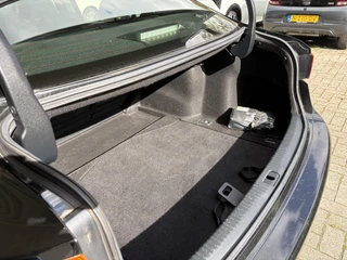 Lexus IS 300h Hybrid Sport Edition / 16