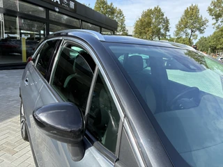 Opel Crossland X 1.2 Turbo 110Pk Innovation | Climate control | Navigatie | Camera | Cruise control | Parkpilot | Elektrisch Pakket | AGR | Trekhaak | LM-Velgen / 24