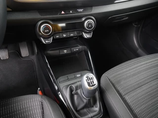 Kia Stonic 1.0 T-GDi MHEV DynamicLine  Navigatie - Achteruitrijcamera - Cruise Control - Apple & Android Carplay - Fabrieksgarantie t/m 14-04-2032 / 34