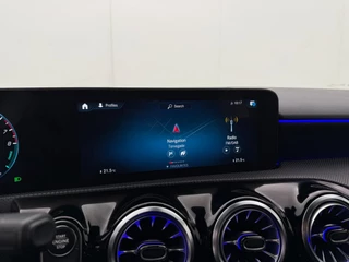 Mercedes-Benz A-klasse 250 e AMG Line | Automaat | Adaptive cruise | Navigatie | Stoelverwarming | Camera / 20