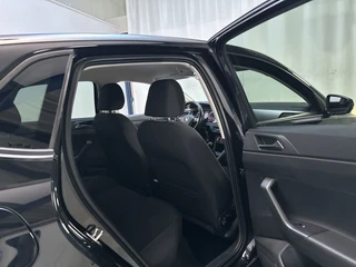 Volkswagen Polo 1.0 TSI Comfortline Parkeersensoren Navigatie App-Connect DAB+ / 18