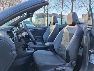 Volkswagen T-Roc Cabrio 1.5 TSI 150pk DSG R-Line (Trekhaak,Camera,Virtual,IQ) / 18