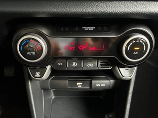Kia Picanto 1.0 DPi DynamicPlusLine | Apple Carplay / Android Auto | Navigatiesysteem | Lichtsensor | Parkeersensoren + Camera Achter | Cruise Control | Climate Control | 15"Lichtmetalen Velgen / 23