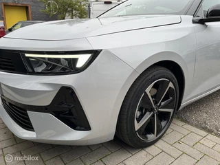Opel Astra Sports Tourer 1.2 Turbo Hybrid GS 136 PK  AGR/NAV / 22