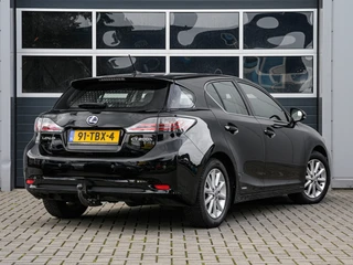 Lexus CT 200h Hybrid | Camera | Navi | Alcantara | Climate control | Cruise control | DAB+ | Trekhaak | Bluetooth / 2