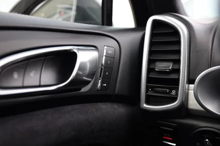 Porsche Cayenne 3.6 GTS|Panoramadak|Bose|Sportchrono|Navi|Camera|Stoelverwarming Voor/Achter|Verwarmd Stuurwiel|Elek. Stoelen|LED| / 19