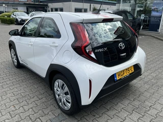Toyota Aygo X PLAY / 4