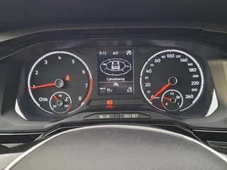 Volkswagen Polo 1.0 TSI Comfortline * Navigatiesysteem * 37.000KM! * Cruise control * LM Velgen * / 23