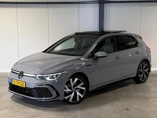 Volkswagen Golf 1.5 eTSI R-Line Pano Virtual Camera IQ Light / 6