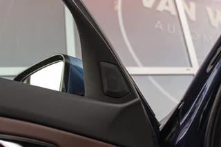 BMW 3-serie Touring 320e High Executive Sport Line | 1e eigenaar | NL auto | Driving Assistant | HiFi audio | LED | 18 inch | Stoelverwarming | DAB | Carplay | Navigatie | PDC / 37