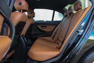 BMW 3-serie 316i Executive | Luxury Line | Sportstuur | Cruise control | Sportstoelen | Stoelverwarming | Climate control | Navigatie | Bluetooth | Regensensor | Lichtpakket | 18 inch | PDC / 18