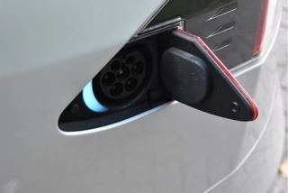 Tesla Model S 75D incl. BTW 334 PK  | 4x4 | NL- AUTO | Autopilot | Panoramadak | Luchtvering | Carplay | Camera | 21' inch | Dodehoek detectie | Voorstoelen verwarmd / 43