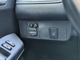 Toyota RAV4 2.5 Hybrid AWD Dynamic Camera|Elektr.Achterklep|Stoelverwarming|Trekhaak|Lane-Assist|1650KG Trekvermogen / 16