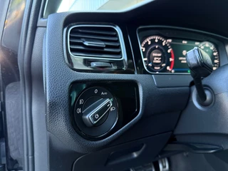 Volkswagen Golf 1.0 TSI Comfortline Business Camera Carplay Virtual dash / 25