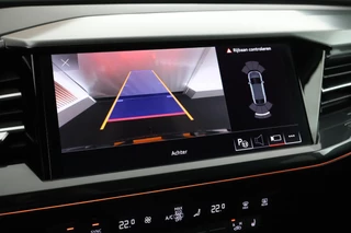 Audi Q4 Sportback e-tron 40 S edition 77 kWh SOH 93% Trekhaak Camera HUD Sonos Panoramadak Stoelverwarming Navigatie S-Line / 6