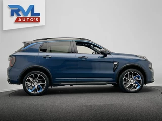 Lynk & Co 01 1.5 261PK Plug-in Hybrid *Zwarte Hemel* 360 Camera Pano/dak Apple/Carplay Adaptive/Cruise / 42