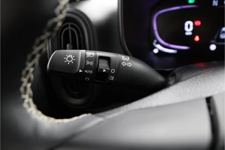 Kia Picanto 1.0 DPI DynamicLine Autmaat - Apple Carplay/Android Auto - Cruise Control - Navigatie - Achteruitrijcamera -Fabrieksgarantie tot en met 06-2032 / 24