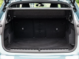 BMW iX1 eDrive20 67 kWh M Sport | SOH 100% | Trekhaak | Harman/Kardon | Keyless | LED | Camera | Navigatie | 18" / 37