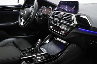 BMW X4 xDrive20i X-Line High Executive | PANORAMADAK | HEAD UP | STUURVERWARMING | TREKHAAK | 19" / 4