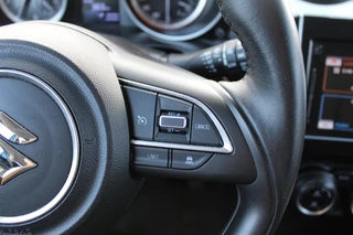 Suzuki Swift 1.0 Stijl Smart Hybrid / 24