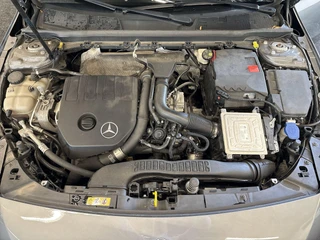 Mercedes-Benz A-klasse 200 Business Solution AMG | CAMERA | STOELVERW. | SFEERVERLICHTING / 44