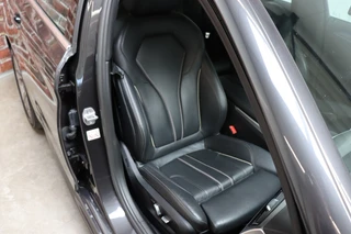 BMW 5 Series Touring 520i High Executive M Sport Pakket Automaat  / Navigatiesysteem Professional / Adaptieve LED-koplamp / Hifi / Climate Control / Parkeersensoren / Sfeerverlichting / Chrome Line / Sportstoelen / Cruise Control / Stoelverwarming / 15